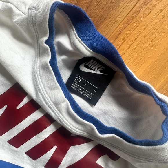 Nike Tee - Picture 4 of 5